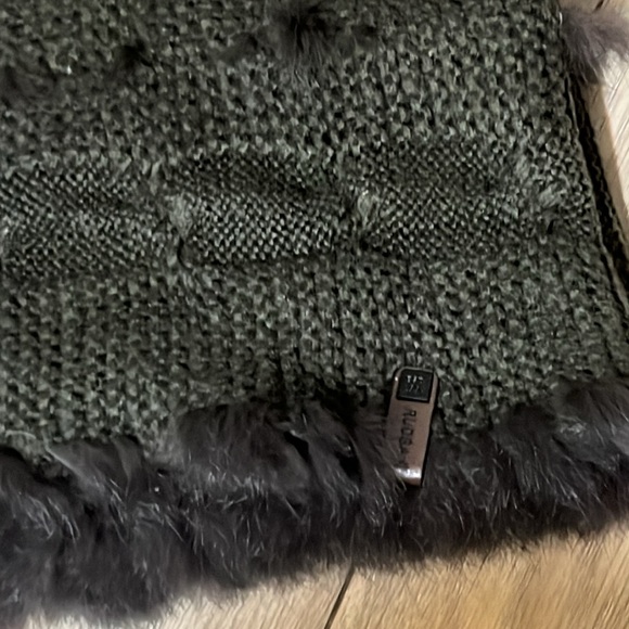 RUDSAK winter scarf - Picture 2 of 5